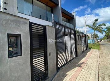 Casa · 150m² · 3 Quartos · 3 Vagas · Sobrado Em Itacolomi, Balneário Piçarras/sc de 150 m² 3 Quartos À Venda por R$1.100.000