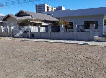 Casa · 168m² · 3 Quartos · 2 Vagas · Casa Em Centro, Balneário Piçarras/sc de 168 m² 3 Quartos À Venda por R$1.200.000