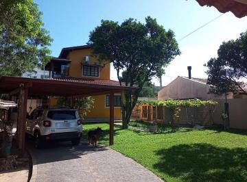 Casa · 160m² · 3 Quartos · 3 Vagas · Casa Em Rio Vermelho, Florianópolis/sc de 160 m² 3 Quartos À Venda por R$950.000