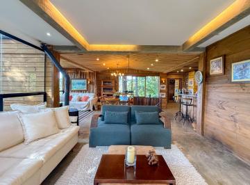 Casa · 214m² · 4 Quartos · 1 Vaga · Casa de 4 Quartos No Parque Ingá, Teresópolis Rj