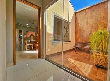 Casa · 165m² · 3 Quartos · 2 Vagas · Casa Para Venda Em Centro de 165.00 m² Com 3 Quartos, 1 Suite E 2 Garagens