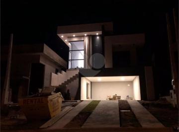 Casa · 205m² · 3 Quartos · 4 Vagas · Casa Para Venda Em Morro Alto de 205.00 m² Com 3 Quartos, 1 Suite E 4 Garagens