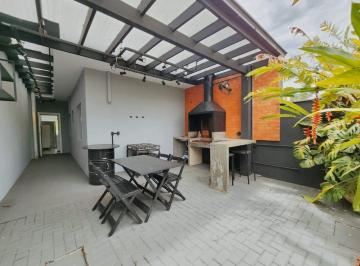 Casa · 55m² · 2 Quartos · 2 Vagas · Casa Geminada Com 2 Quartos, Para Venda No Bairro Petrópolis por R$410.000