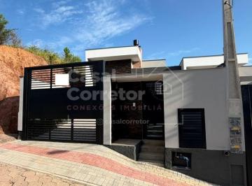 Casa · 80m² · 3 Quartos · 1 Vaga · Linda Casa de 3 Dormitórios