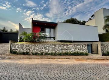 Casa · 212m² · 3 Quartos · 2 Vagas · Casa Com 3 Dormitórios Sendo 1 Suíte E Garagem Para 2 Carros