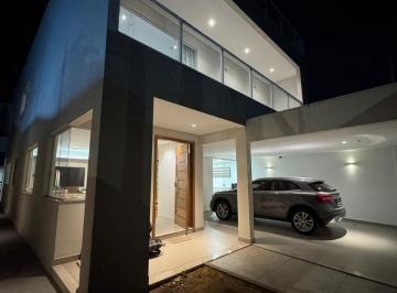Casa · 217m² · 2 Quartos · 2 Vagas · Casa Duplex Com 217 m², 2 Suítes, Lazer Privativo, Área Gourmet, Vaga Para 2 Carros