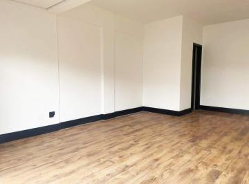 Comercial · 34m² · 1 Vaga · Loja Para Locação Com 34 m² Na Rua José Rietmeyer No Uberaba