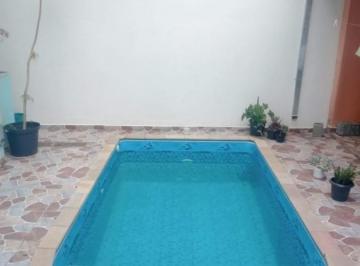 Casa · 185m² · 4 Quartos · 2 Vagas · Sobrado Em Vila Santos, Caçapava/sp de 185 m² 4 Quartos À Venda por R$498.000