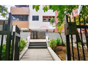 Apartamento · 76m² · 2 Quartos · 2 Vagas · Excelente 2/4 Para Locação Na Pituba – Ótima Localização, Na Rua Carmen Miranda!