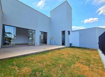 Casa · 99m² · 3 Quartos · 3 Vagas · Casa de Lote Inteiro, 3 Suítes, Na Região Do Vila Brasília, Quintal Grande, Em Aparecida de Goiânia