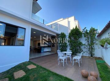 Casa · 358m² · 4 Quartos · 2 Vagas · Casa de Alto Padrão Com 4 Quartos No Cariru