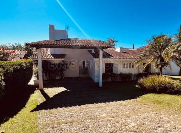 Casa · 200m² · 3 Quartos · 4 Vagas · Casa Para Venda Em Carapicuíba, Granja Santa Maria, 3 Dormitórios, 2 Suítes, 5 Banheiros, 4 Vagas