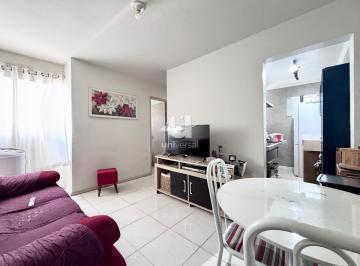 Sala · Apartamento de 2 Quartos Com Portaria 24h E Excelente Localização