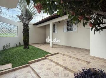 Casa · 300m² · 3 Quartos · 4 Vagas · Casa Com 3 Quartos Sendo 1 Suíte Disponível Para Venda No Bairro Vigilato Pereira Em Uberlândia - Mg