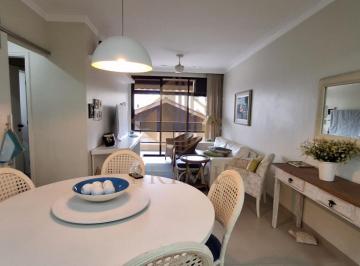 Apartamento · 75m² · 2 Quartos · Apartamento Para Venda Em Guarujá, Praia Da Enseada, 2 Dormitórios, 1 Suíte, 2 Banheiros