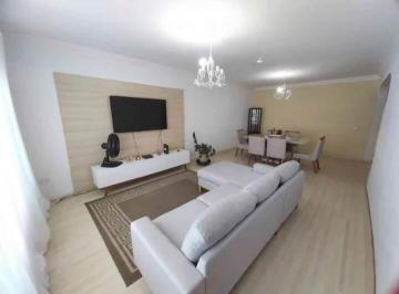 Casa · 242m² · 5 Quartos · 4 Vagas · Sobrado Em Jardim Bom Clima, Guarulhos/sp de 242 m² 5 Quartos À Venda por R$950.000