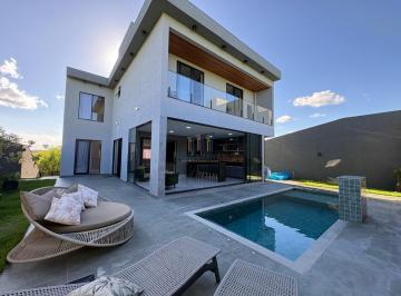 Casa · 379m² · 4 Quartos · 2 Vagas · Casa de Alto Padrão, Moderna Com Piscina Aquecida, 4 Quartos, Em Alphaville/mg