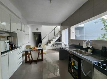 Casa · 180m² · 2 Quartos · 3 Vagas · Casa Em Jardim Guapituba