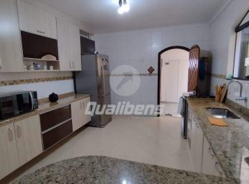 Casa · 210m² · 4 Quartos · 2 Vagas · Casa Em Jardim Campo Verde