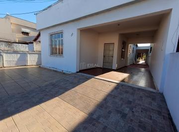 Casa · 145m² · 6 Quartos · 3 Vagas · Propriedade Com 2 Casas No Turf Club - Campos Dos Goytacazes
