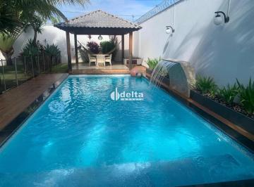 Casa · 720m² · 3 Quartos · 2 Vagas · Casa Com 3 Quartos Sendo 1 Suíte Disponível Para Venda No Bairro Jardim Sul Em Uberlândia - Mg