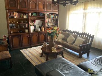 Casa · 300m² · 5 Quartos · 4 Vagas · Sobrado Em Vila Formosa, Jacareí/sp de 0 m² 5 Quartos À Venda por R$950.000