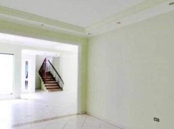 Casa · 260m² · 3 Quartos · 2 Vagas · Ótima Oportunidade