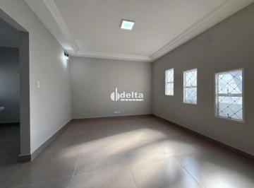 Casa · 250m² · 3 Quartos · 2 Vagas · Casa Com 3 Quartos Sendo 1 Suíte Disponível Para Venda No Bairro São Jorge Em Uberlândia - Mg