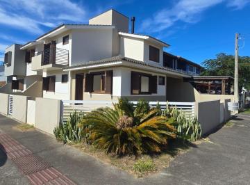 Casa · 111m² · 3 Quartos · Casa À Venda No Bairro Ferraz - Garopaba/sc