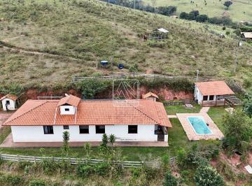 Rural · 8000m² · 4 Quartos · 2 Vagas · Sítio - Pedra Branca