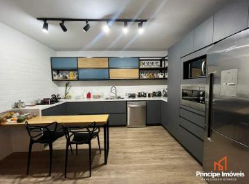 Casa · 397m² · 2 Quartos · 4 Vagas · Casa Com 2 Quartos No Bucarein Em Joinville