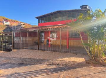 Casa · 12m² · 3 Quartos · 3 Vagas · Casa Espaçosa No Quintas