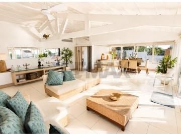 Casa · 252m² · 5 Quartos · 2 Vagas · À Venda Casa Com Vista Mar, Piscina E Sauna No Centro de Armação Dos Búzios