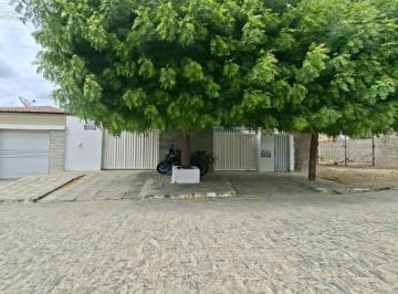 Casa · 3m² · 5 Quartos · 2 Vagas · Casa Em Bairro Belo Horizonte, Patos/pb de 3 m² 5 Quartos À Venda por R$500.000