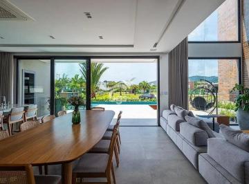 Casa · 510m² · 4 Quartos · 3 Vagas · Casa Em Centro, Camboriú/sc de 510 m² 4 Quartos À Venda por R$7.400.000