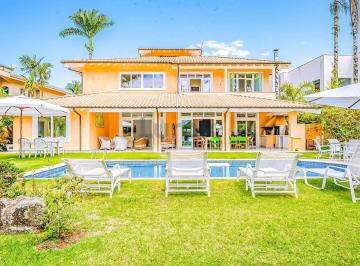 Casa · 344m² · 5 Quartos · Casa Em Tabatinga, Caraguatatuba/sp de 344 m² 5 Quartos À Venda por R$