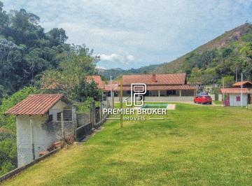 Casa · 490m² · 4 Quartos · 5 Vagas · Casa Em Pessegueiros, Teresópolis/rj de 490 m² 4 Quartos À Venda por R$1.300.000