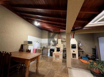 img0 · Casa a Venda Com 4 Dormitórios Sendo Duas Suítes - 216 m² No Jardim Floresta