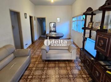Casa · 231m² · 4 Quartos · 3 Vagas · Casa Com 4 Quartos Sendo 1 Suíte Disponível Para Venda No Bairro Tabajaras Em Uberlândia - Mg