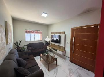 Casa · 400m² · 3 Quartos · 1 Vaga · Casa Com 3 Quartos Sendo 1 Suíte Disponível Para Venda No Bairro Santa Rosa Em Uberlândia - Mg