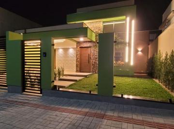 Casa · 137m² · 3 Quartos · 2 Vagas · Casa Alto Padrão No Bosque Da Mata Em Tijucas