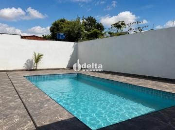 Casa · 160m² · 3 Quartos · 8 Vagas · Casa Com 3 Quartos Sendo Suítes Disponível Para Locação E Venda No Bairro Cidade Jardim Em Uberlândi