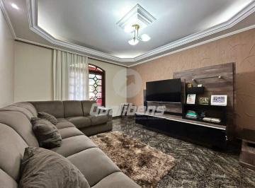 Casa · 251m² · 4 Quartos · 2 Vagas · Casa Em Jardim Itapark