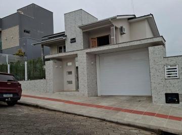 Casa · 300m² · 3 Quartos · 1 Vaga · Casa Espaçosa de 300 m² Com Lazer Completo E 3 Quartos