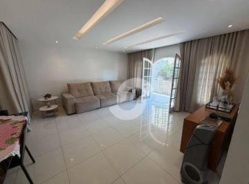 Casa · 292m² · 5 Quartos · 2 Vagas · Casa Em Fátima, Niterói/rj de 292 m² 5 Quartos À Venda por R$790.000
