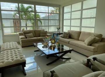 Casa · 484m² · 5 Quartos · 4 Vagas · Casa Reformada E Modernizada No Parque Das Colinas | 4 Quartos | Piscina | Churrasqueira