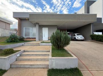 Casa · 200m² · 3 Quartos · 2 Vagas · Casa Em Condomínio Para Venda Em Caldas Novas, Condomínio Palavra Da Vida, 3 Dormitórios, 3 Suítes,