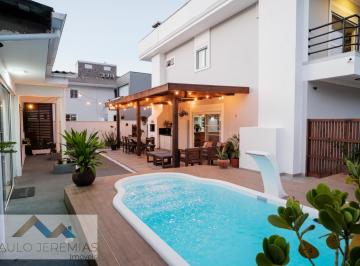 Casa · 236m² · 5 Quartos · 3 Vagas · Imoveis - Em Daniela