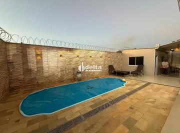 Casa · 254m² · 3 Quartos · 6 Vagas · Casa Residencial Com 3 Quartos Sendo 1 Suíte Disponível Para Venda No Bairro Santa Mônica Em Uberlân