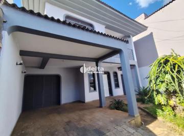 Casa · 400m² · 8 Quartos · 2 Vagas · Casa Com 8 Quartos Sendo 3 Suíte Disponível Para Venda No Bairro Nossa Senhora Aparecida Em Uberlând